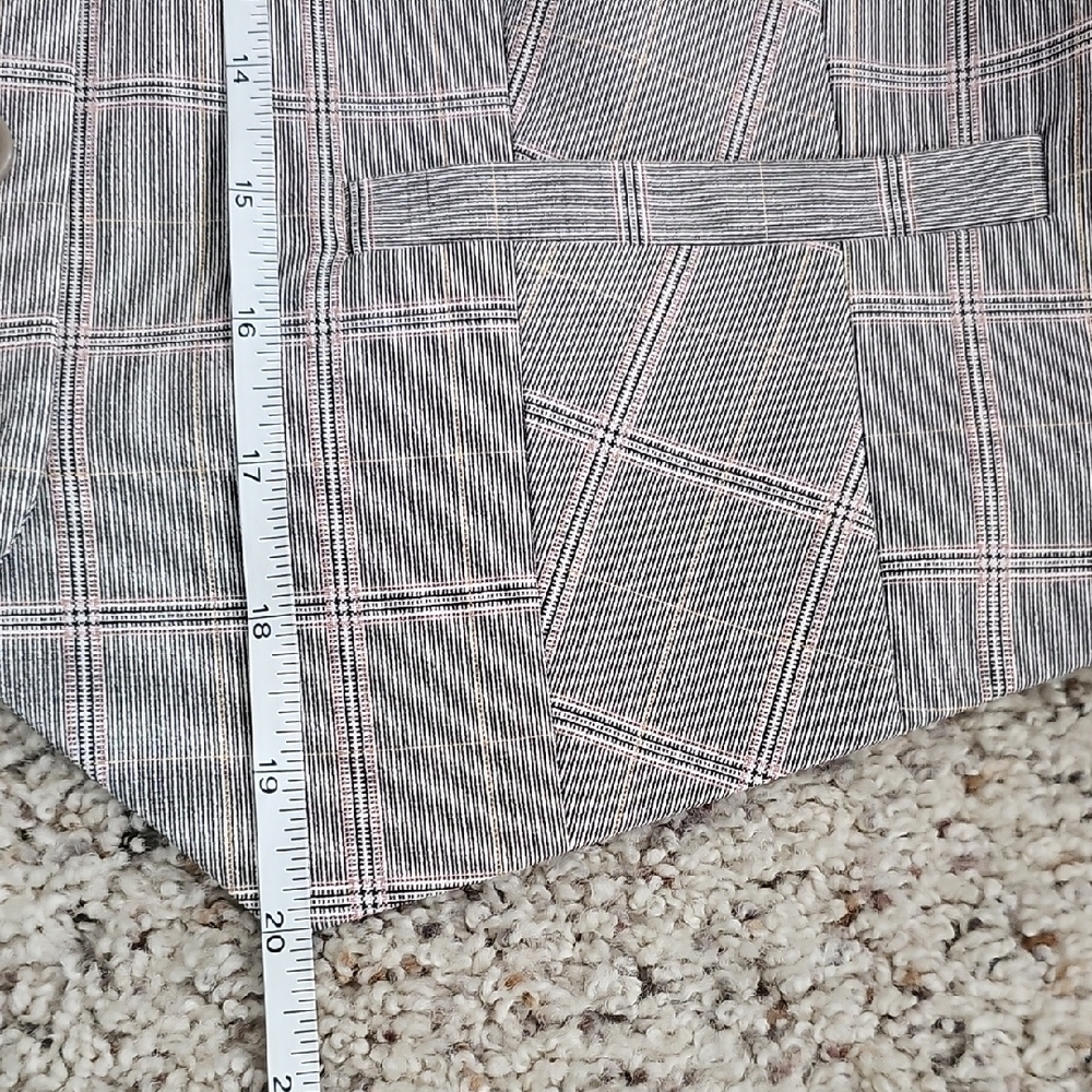 Express sz M gray plaid button-up vest - Picture 7 of 13
